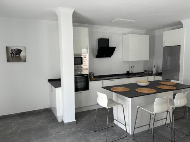 Apartamentos La Caracola El Medano Ла-Марета Экстерьер фото